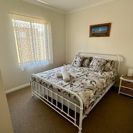 Central On Kent Busselton Exterior photo